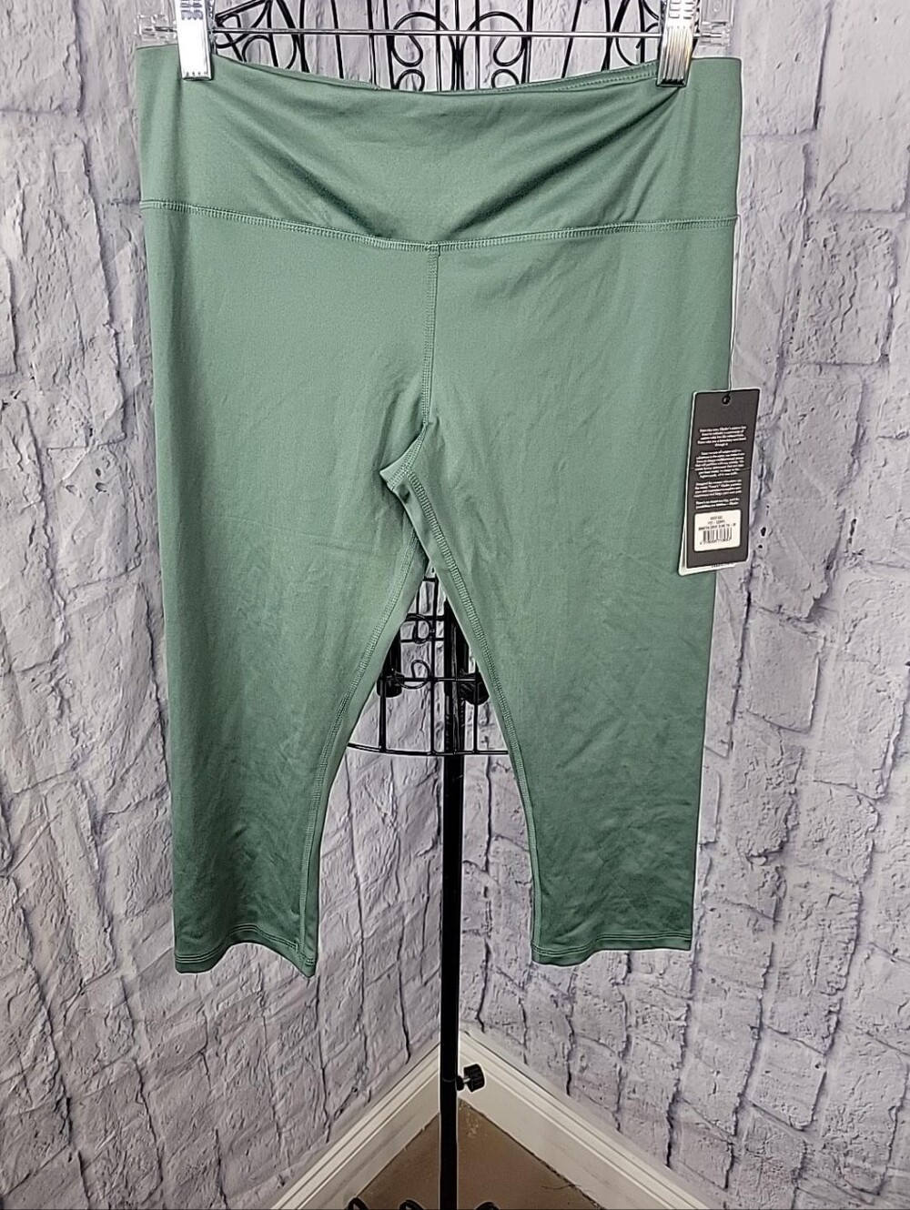 Glyder Mantra Crop Leggings Medium Green High Rise Yoga Pants NWT